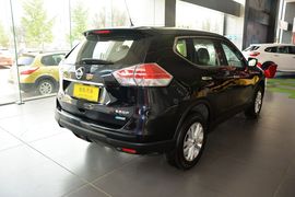 2014款日产奇骏2.0L