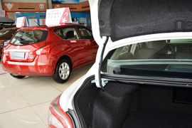2015款日产天籁2.0L