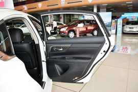 2015款日产天籁2.0L