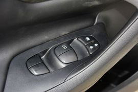 2015款日产天籁2.0L
