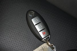2015款日产天籁2.0L