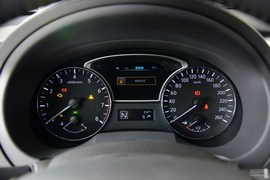 2015款日产天籁2.0L