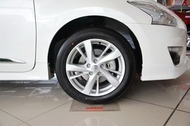 2015款日产天籁2.0L
