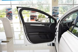 2013款福特蒙迪欧1.5L