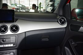 2015款奔驰B200动感型