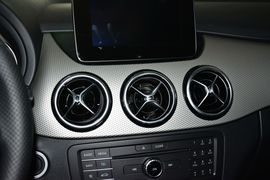 2015款奔驰B200动感型
