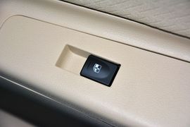 2015款北汽绅宝D20三厢1.5L自动乐尚版