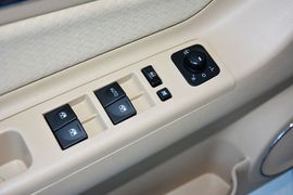 2015款北汽绅宝D20三厢1.5L自动乐尚版