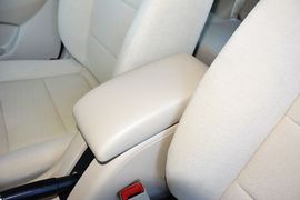 2015款北汽绅宝D20三厢1.5L自动乐尚版