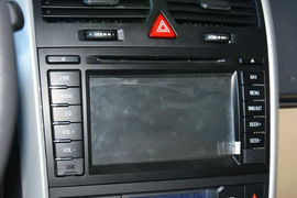 2015款北汽绅宝D20三厢1.5L自动乐尚版