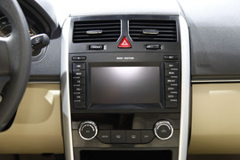 2015款北汽绅宝D20三厢1.5L自动乐尚版