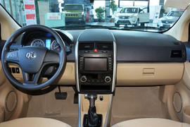 2015款北汽绅宝D20三厢1.5L自动乐尚版