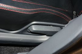 2014款铃木雨燕1.5L自动纪念版