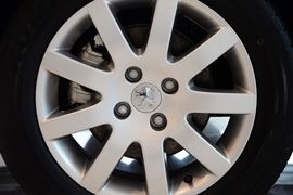 2013款标致307两厢