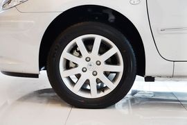 2013款标致307两厢