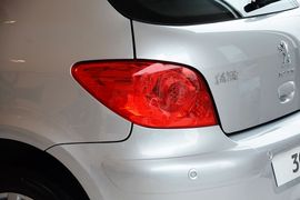 2013款标致307两厢