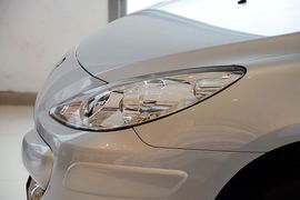 2013款标致307两厢