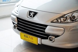 2013款标致307两厢