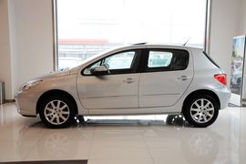 2013款标致307两厢