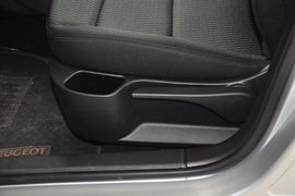 2013款标致307两厢