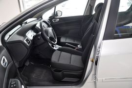 2013款标致307两厢