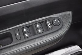 2013款标致307两厢
