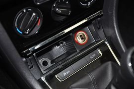 2014款大众宝来1.6L手动舒适型