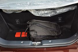 2014款铃木雨燕1.3L手动标准型