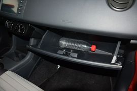 2014款铃木雨燕1.3L手动标准型