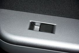 2014款铃木雨燕1.3L手动标准型