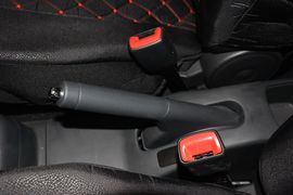 2014款铃木雨燕1.3L手动标准型