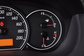 2014款铃木雨燕1.3L手动标准型