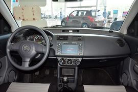 2014款铃木雨燕1.3L手动标准型