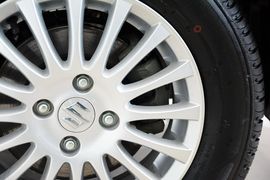 2014款铃木雨燕1.3L手动标准型