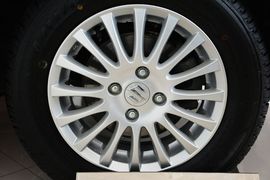 2014款铃木雨燕1.3L手动标准型