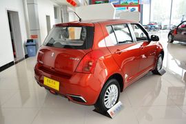 2014款铃木雨燕1.3L手动标准型