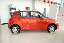 2014款铃木雨燕1.3L手动标准型