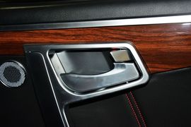 2015款吉利GX7运动版2.0L自动尊享型