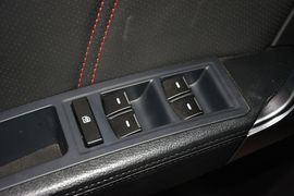 2015款吉利GX7运动版2.0L自动尊享型