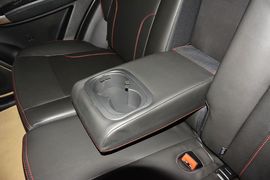 2015款吉利GX7运动版2.0L自动尊享型