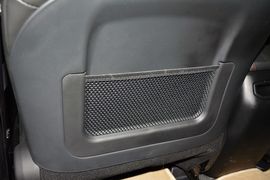 2015款吉利GX7运动版2.0L自动尊享型