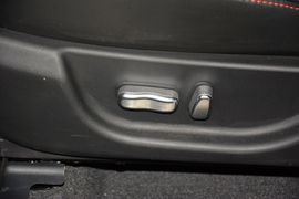 2015款吉利GX7运动版2.0L自动尊享型