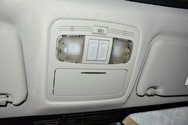 2015款吉利GX7运动版2.0L自动尊享型