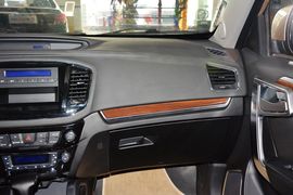 2015款吉利GX7运动版2.0L自动尊享型