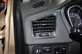 2015款吉利GX7运动版2.0L自动尊享型