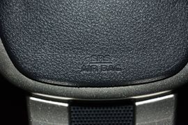2015款吉利GX7运动版2.0L自动尊享型