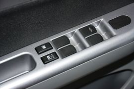 2014款铃木雨燕1.5L自动时尚型
