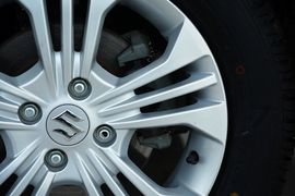 2014款铃木雨燕1.5L自动时尚型