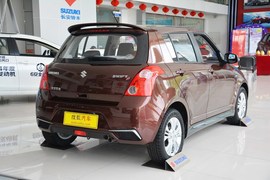 2014款铃木雨燕1.5L自动时尚型