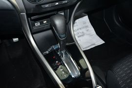 2015款本田凌派1.8L自动超配限量版